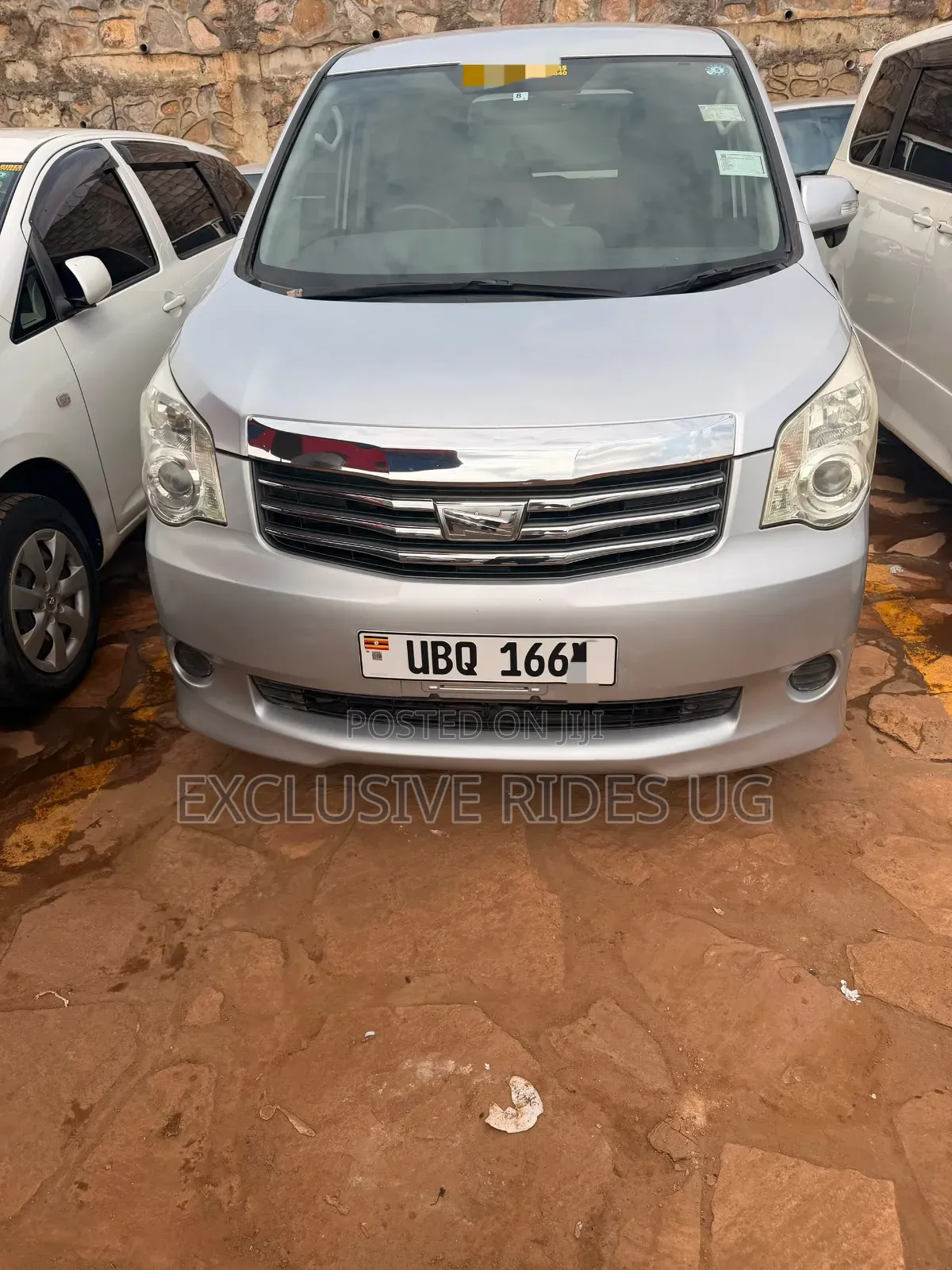 Toyota Noah 2012 Silver