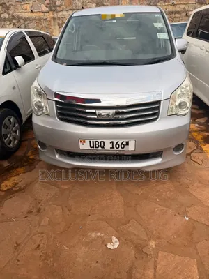 Toyota Noah 2012 Silver