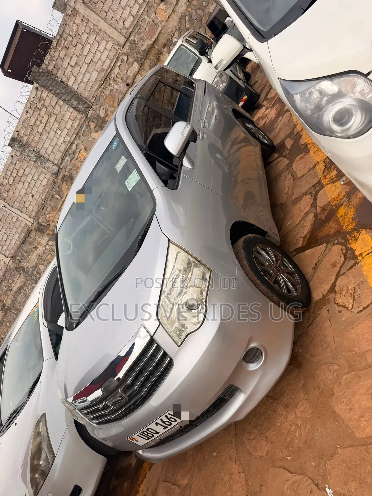 Toyota Noah 2012 Silver
