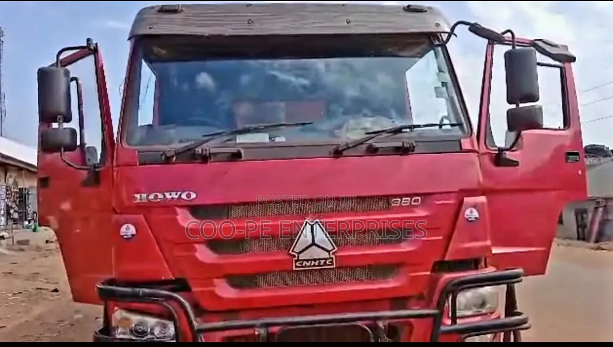 Sinotruck 12 Tyres at 180m