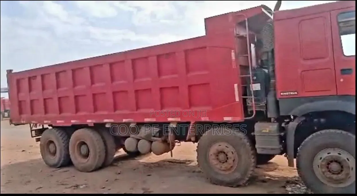 Sinotruck 12 Tyres at 180m