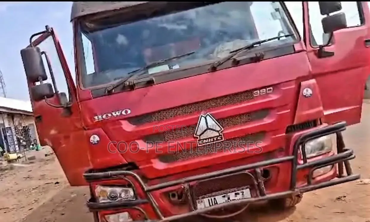 Sinotruck 12 Tyres at 180m