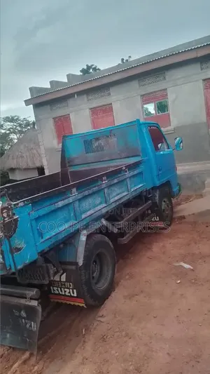 Isuzu Tipper 23m
