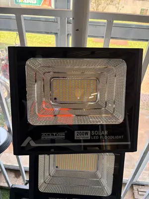 ALLTOP 200W Outdoor Solar Flood Light With Inbuilt Lithium Battery