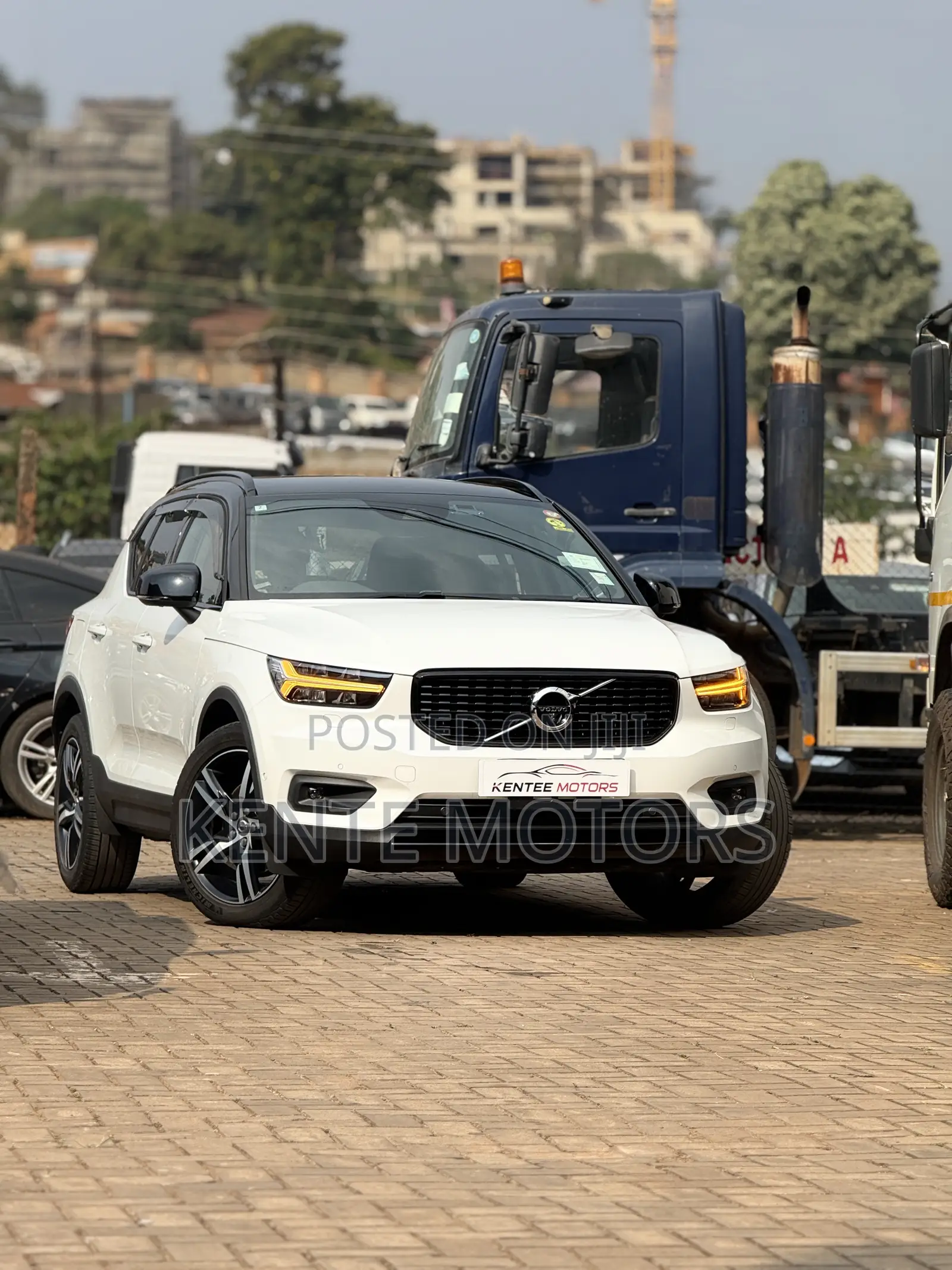 Volvo EX40 Single Motor Extended Range RWD Core 2025 White