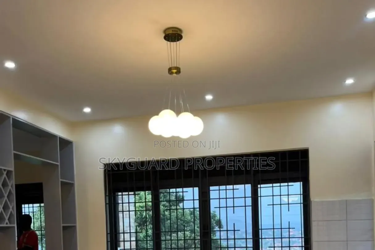 5bdrm House in Kasanga, Central Division for rent