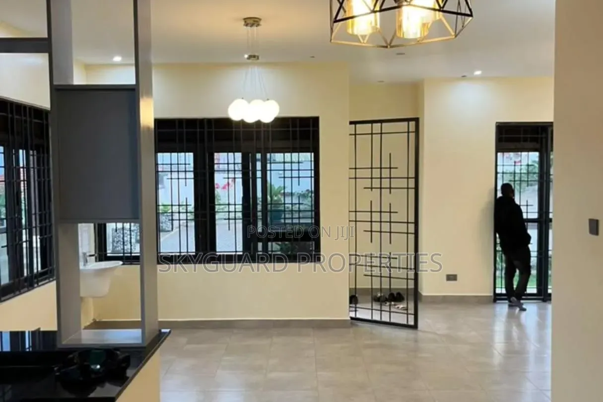 5bdrm House in Kasanga, Central Division for rent