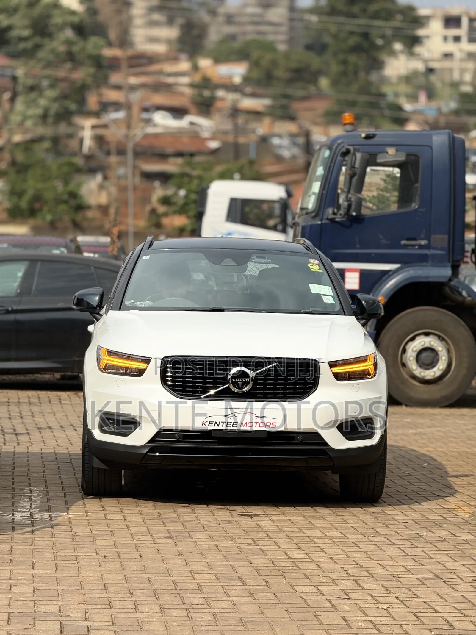 Volvo EX40 Single Motor Extended Range RWD Core 2025 White