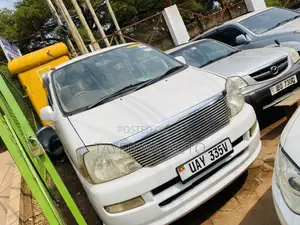 Toyota Regius 1998