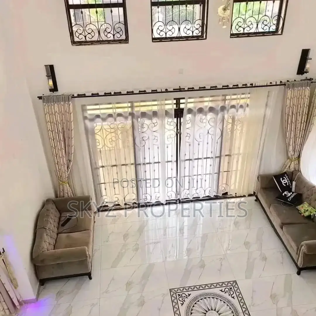 6bdrm Mansion in Munyonyo, Central Division for rent