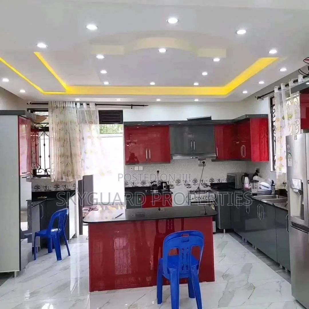 6bdrm Mansion in Munyonyo, Central Division for rent