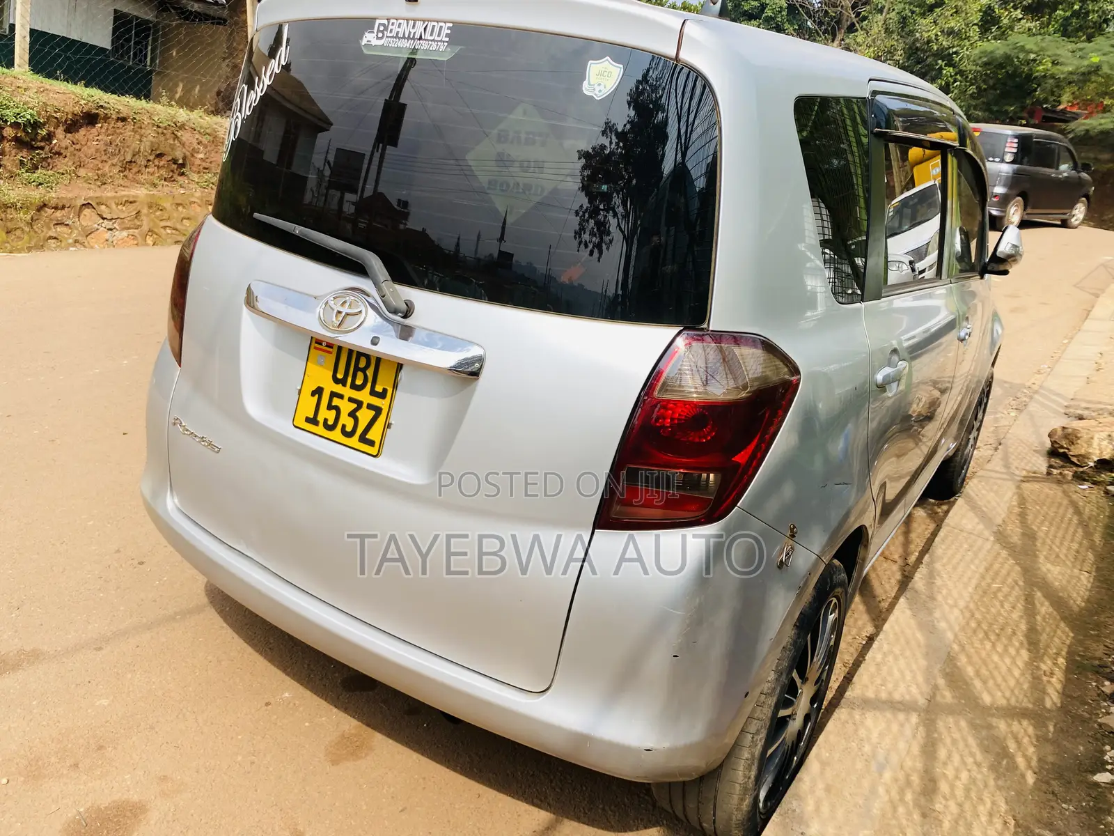 Toyota Ractis 1.3 FWD 2008 Gray