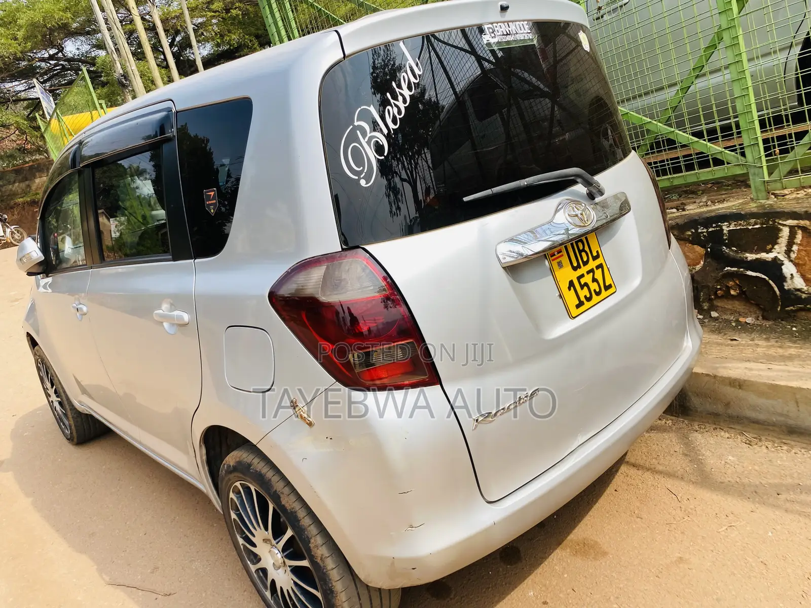 Toyota Ractis 1.3 FWD 2008 Gray