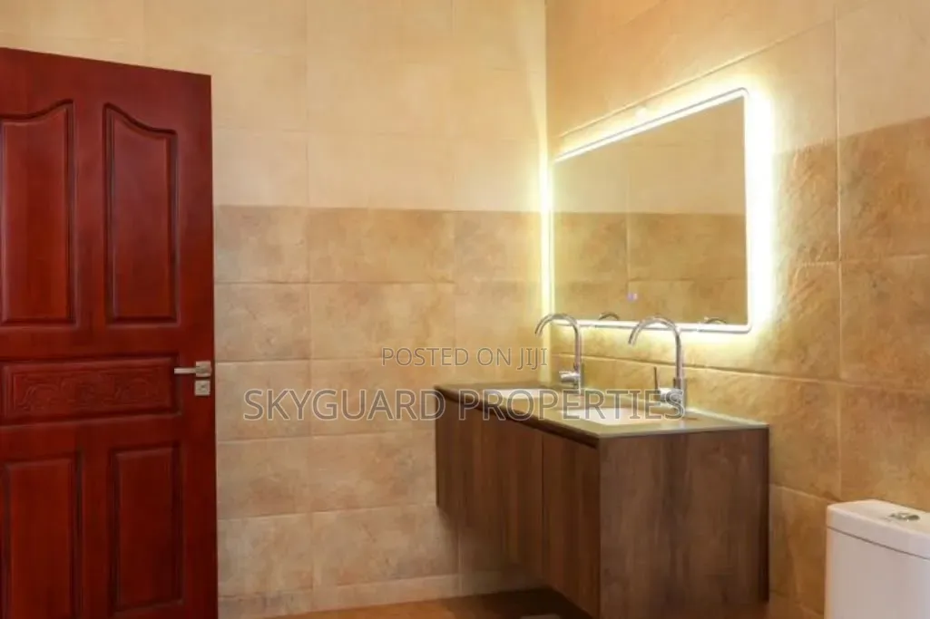 6bdrm Mansion in Bunga, Central Division for rent
