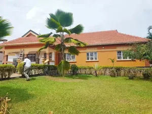 5bdrm House in Bugolobi, Central Division for rent