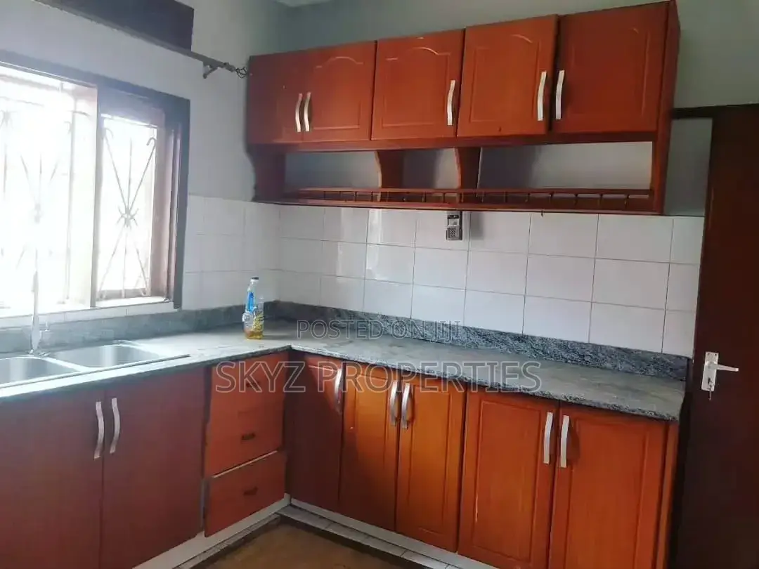 5bdrm House in Bugolobi, Central Division for rent
