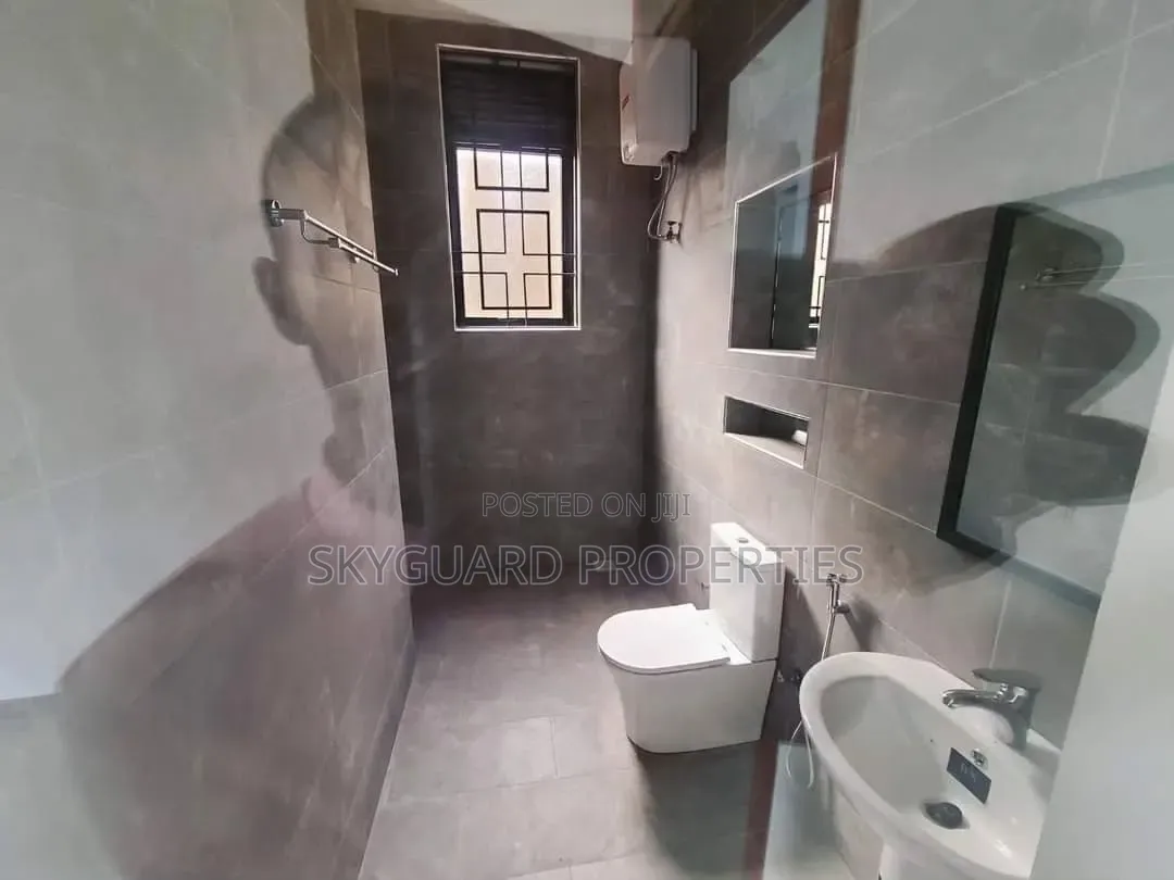 2bdrm Apartment in Muyenga, Central Division for rent
