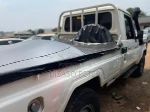 Toyota Land Cruiser Prado 2010 White
