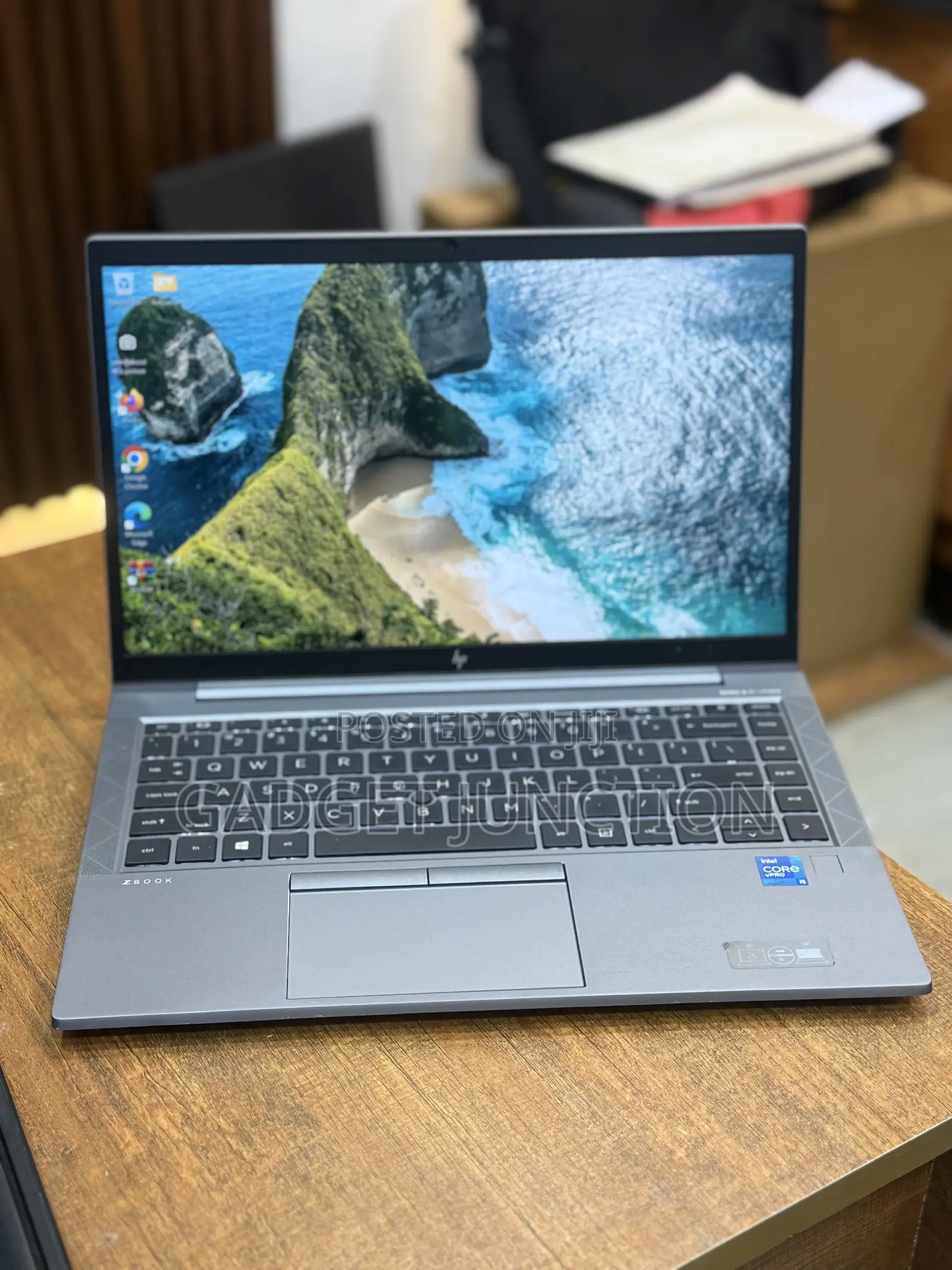 New Laptop HP ZBook Firefly G8 8GB Intel Core i5 SSD 256GB