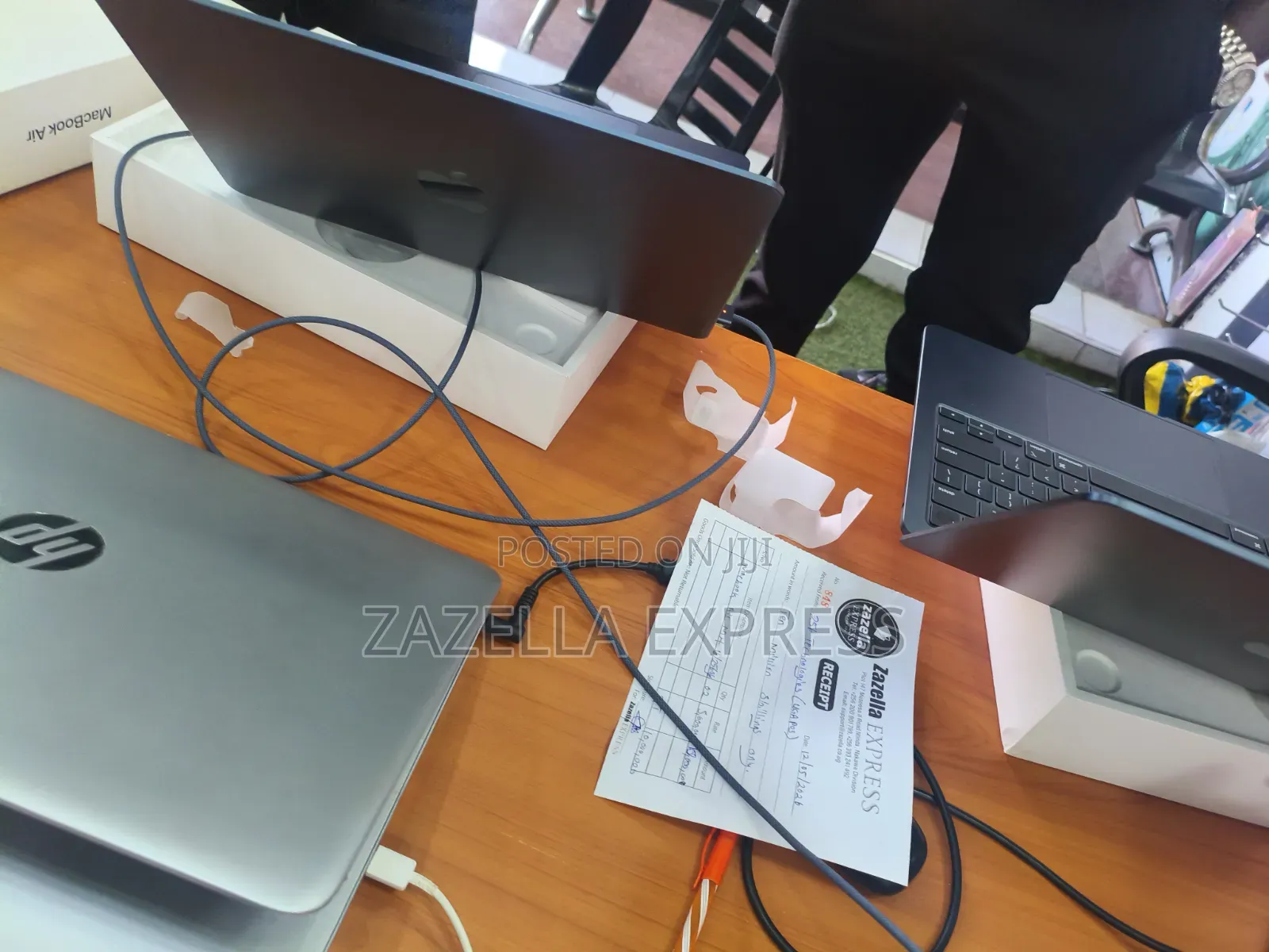 New Laptop Apple MacBook Air 2025 M4 16GB Apple M4 SSD 256GB