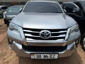 Toyota Fortuner 2017 Silver