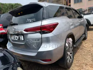 Toyota Fortuner 2017 Silver