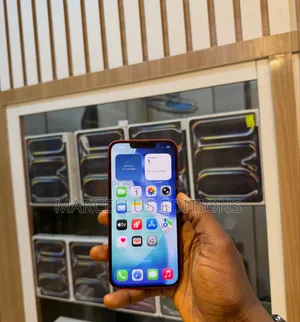 Apple iPhone 13 128 GB Red