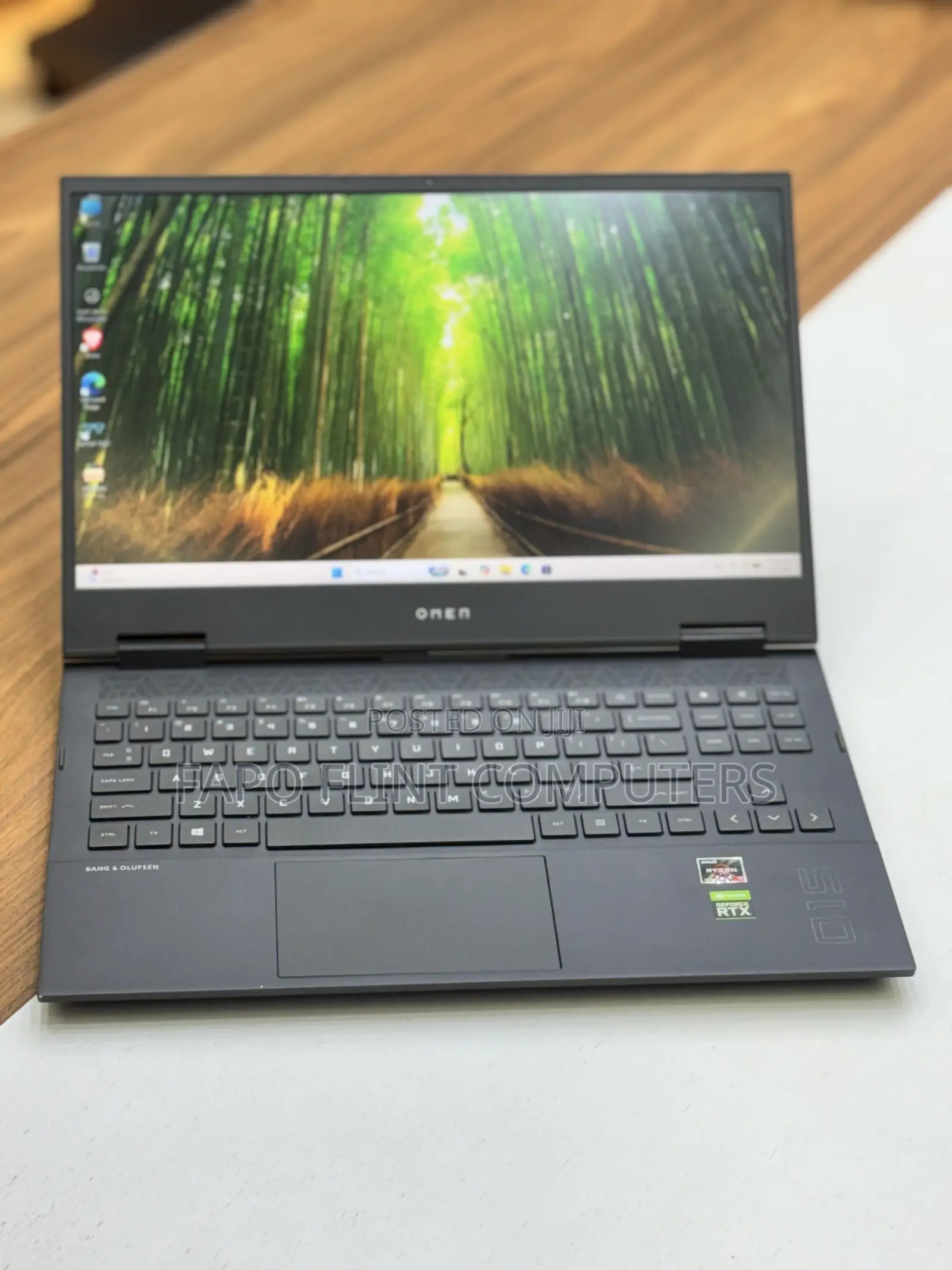 Laptop HP Omen 15 16GB AMD Ryzen 7 SSD 512GB