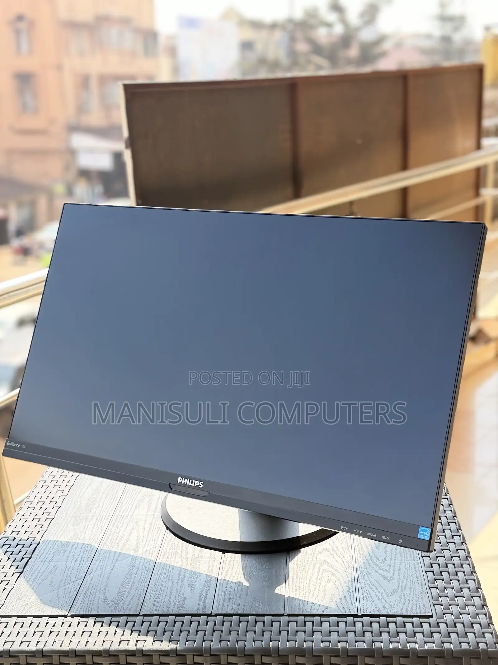 Monitor IPs 27 Inch Screen Philips Type C HDMI DP