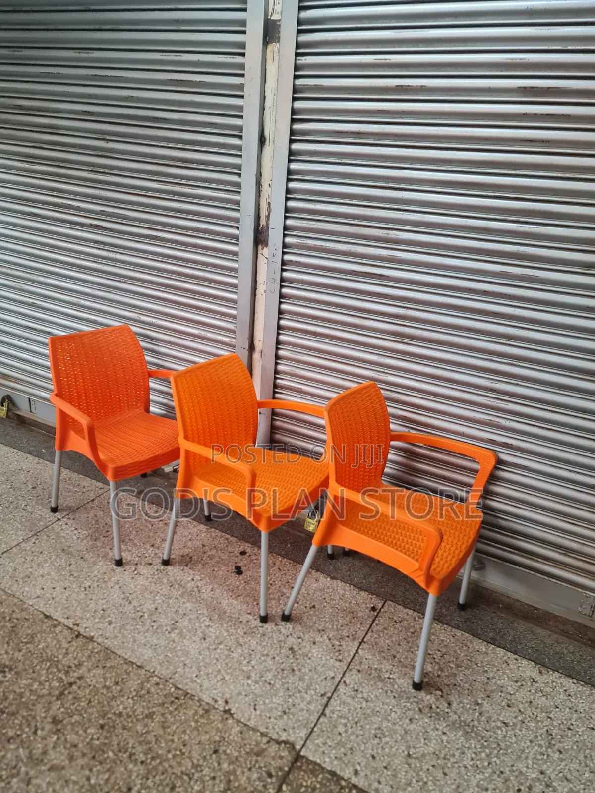 Comfy Armrests Plastic Chairs Plastic Chairs for Garden Cafe Res