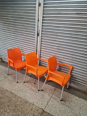 Comfy Armrests Plastic Chairs Plastic Chairs for Garden Cafe Res