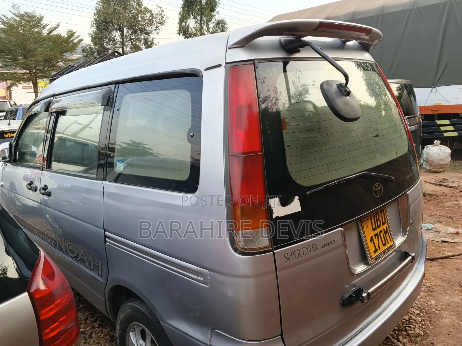 Toyota Noah 2001 Silver