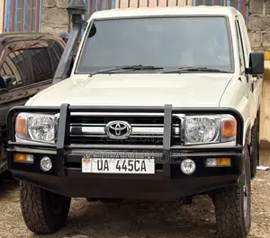 Toyota Land Cruiser 79 Series 2015 White