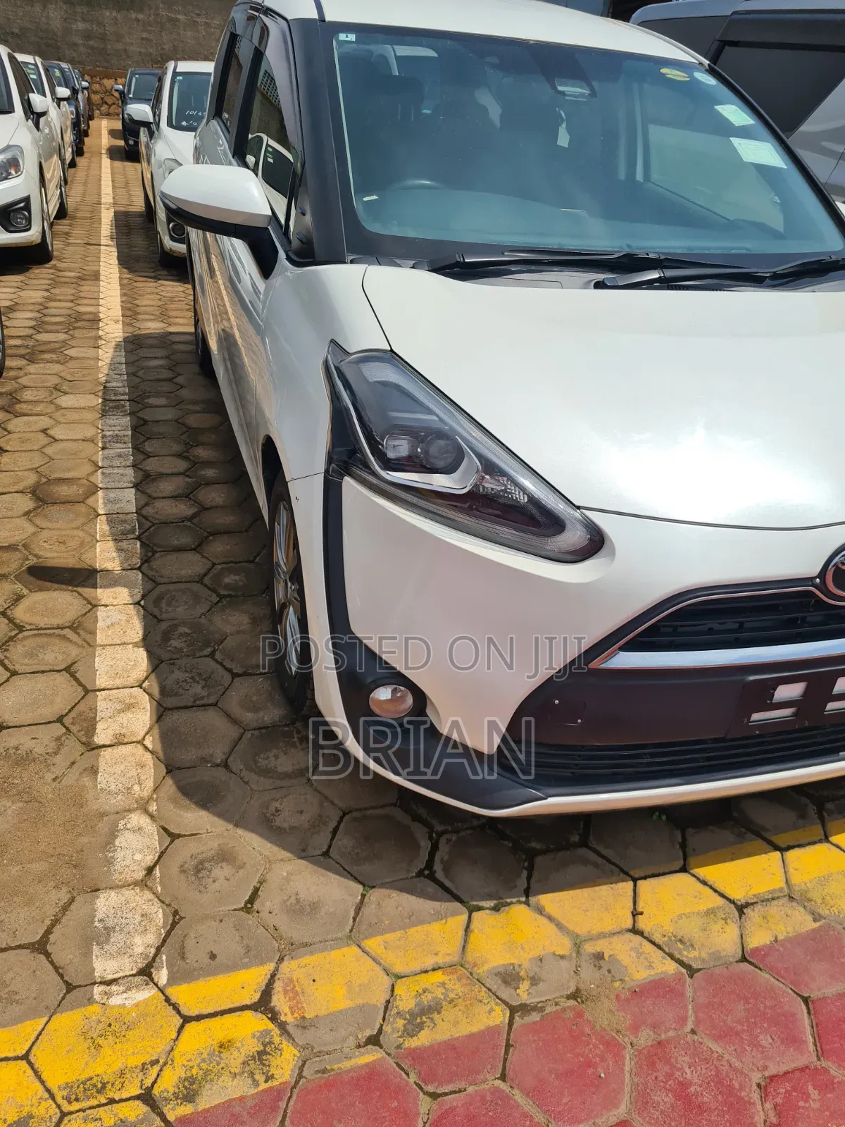Toyota Sienta 2017 White