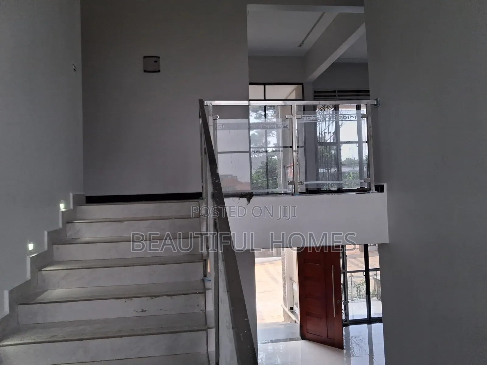 Furnished 6bdrm Duplex in Kira Tarmacked for sale