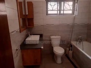 5bdrm Duplex in Bugolobi, Central Division for rent