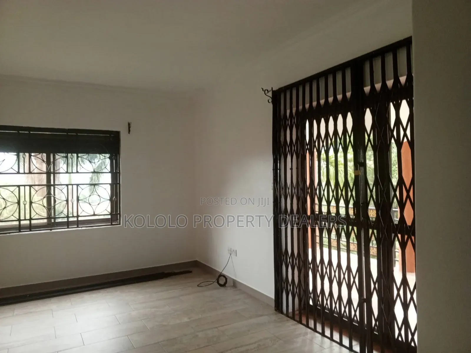 5bdrm Duplex in Bugolobi, Central Division for rent