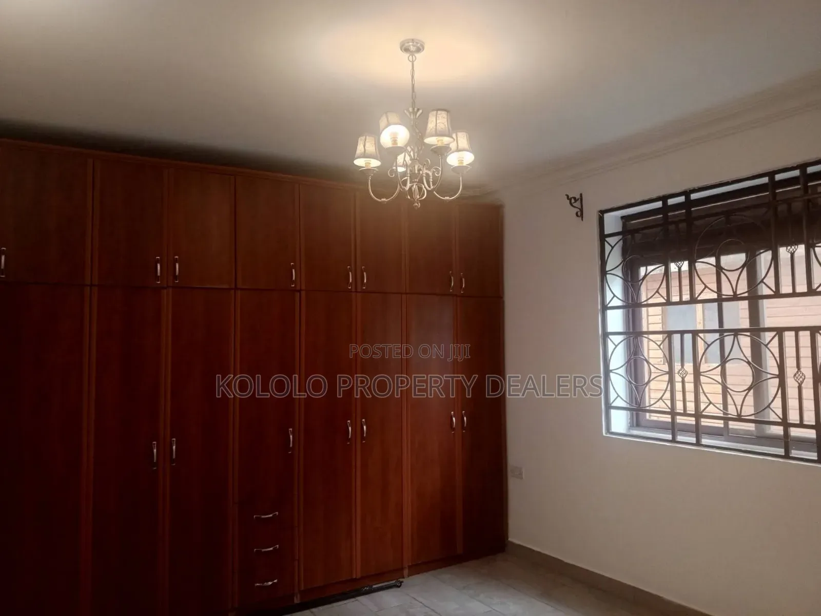 5bdrm Duplex in Bugolobi, Central Division for rent