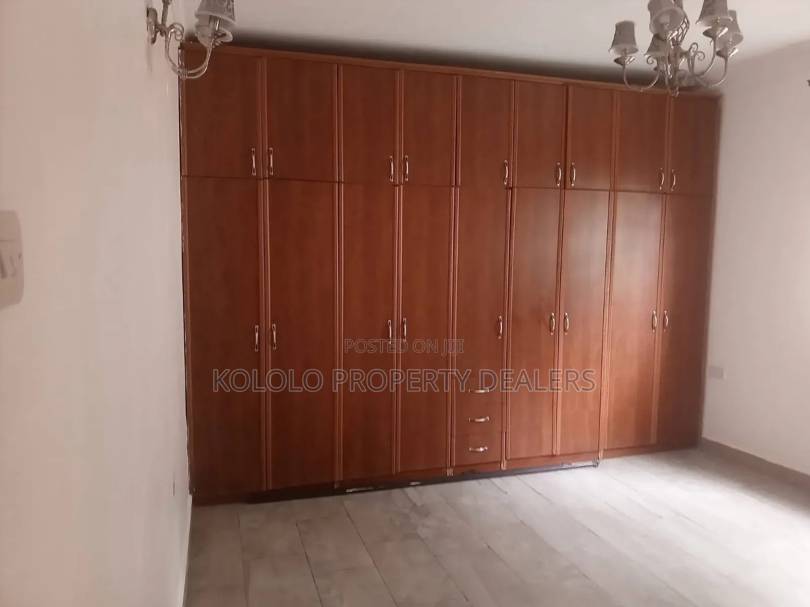 5bdrm Duplex in Bugolobi, Central Division for rent