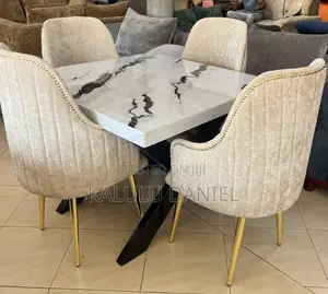 Modren 4 Seater Dinning Table and Chairs