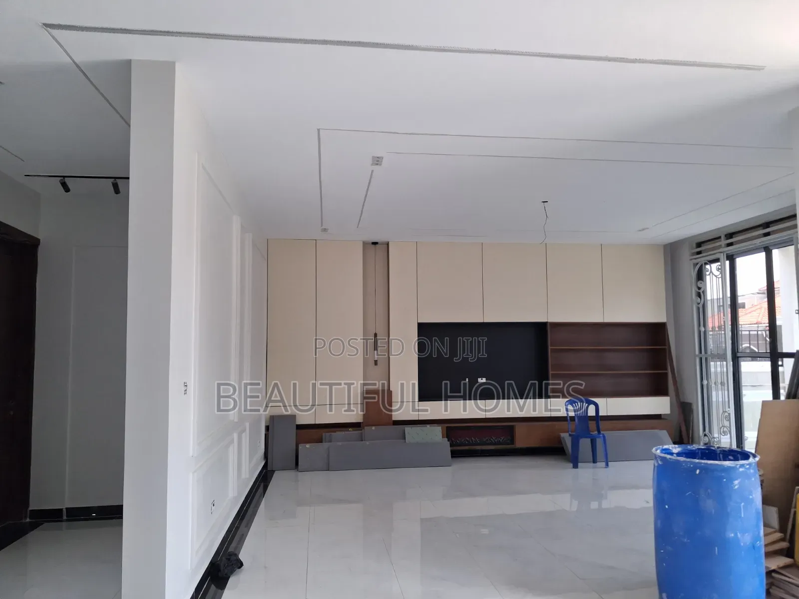 Furnished 6bdrm Duplex in Kira Tarmacked for sale