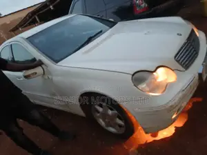 Mercedes-Benz C180 2006 White