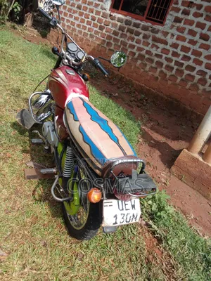 Bajaj Boxer 100 2021 Red