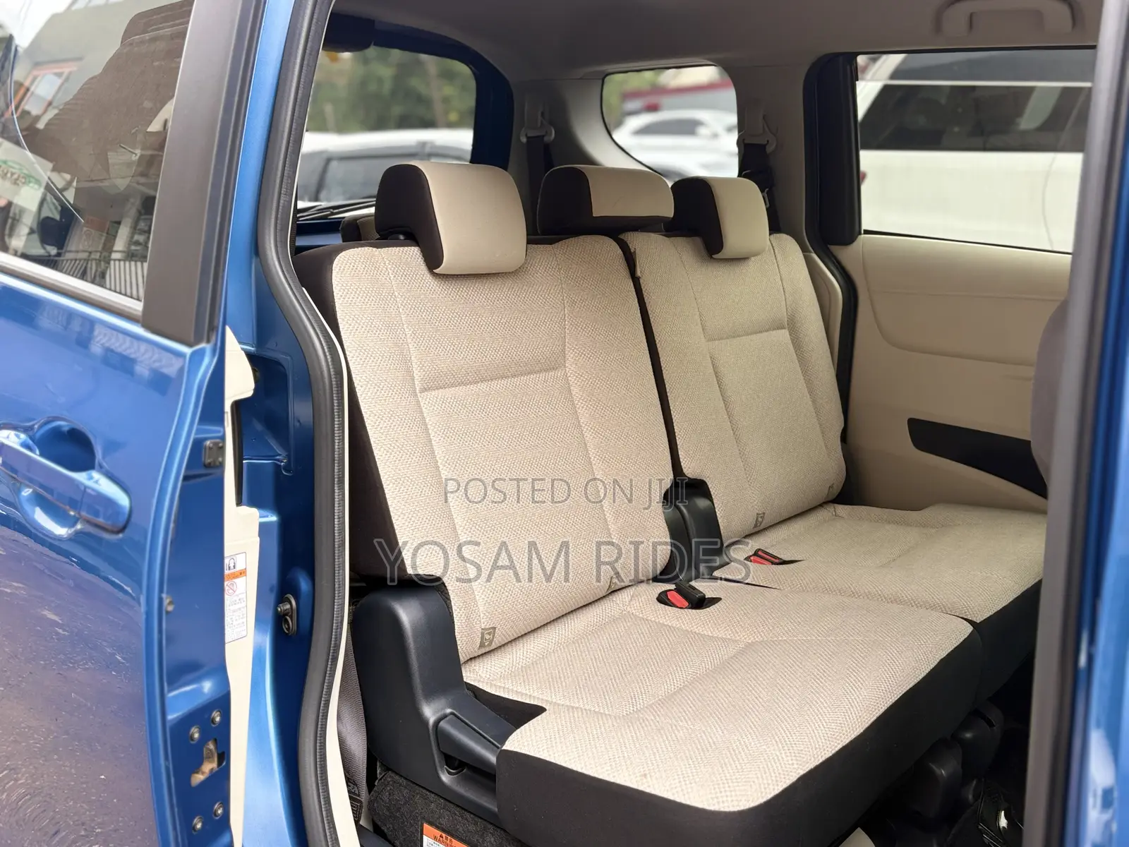 Toyota Sienta 1.5 Hybrid FWD (6-seater) 2016 Blue