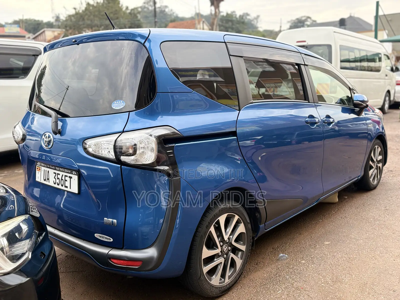 Toyota Sienta 1.5 Hybrid FWD (6-seater) 2016 Blue