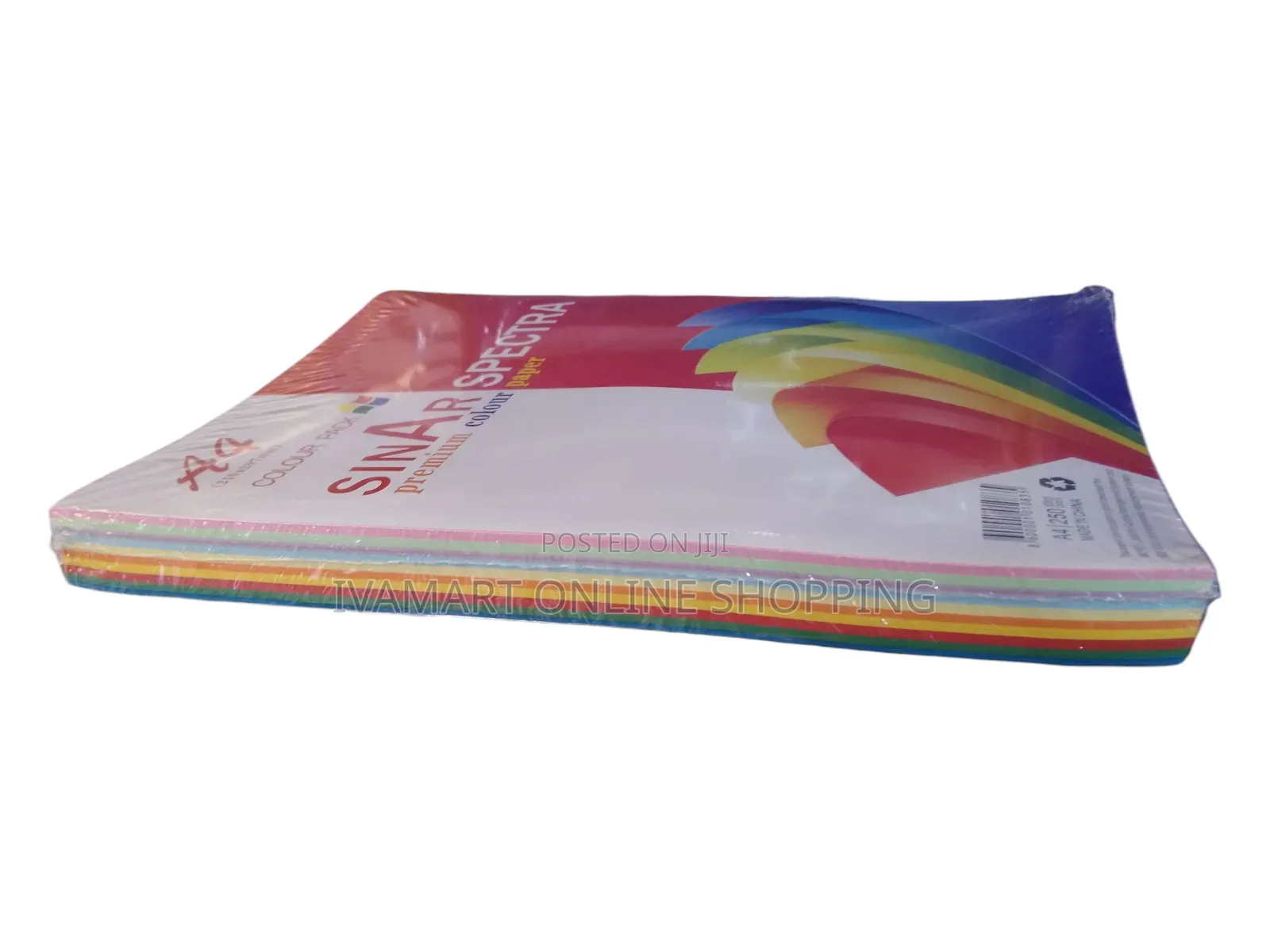 Colored Ream of Papers ( 250 Sheets ) - Size A4