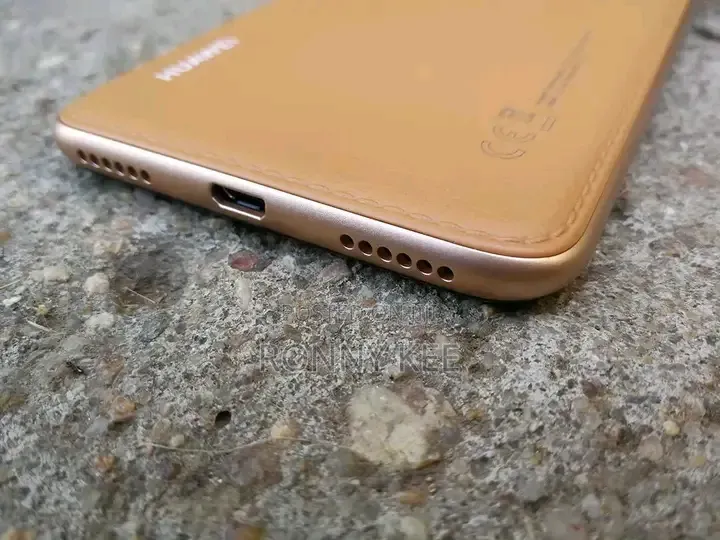 Huawei Y6 32 GB Gold