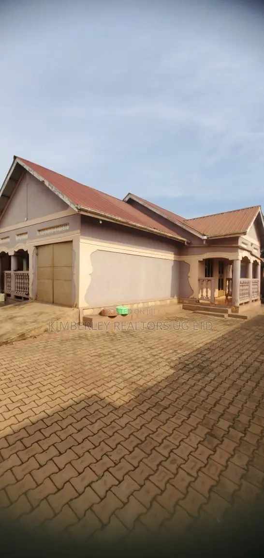 4bdrm House in Division A for sale