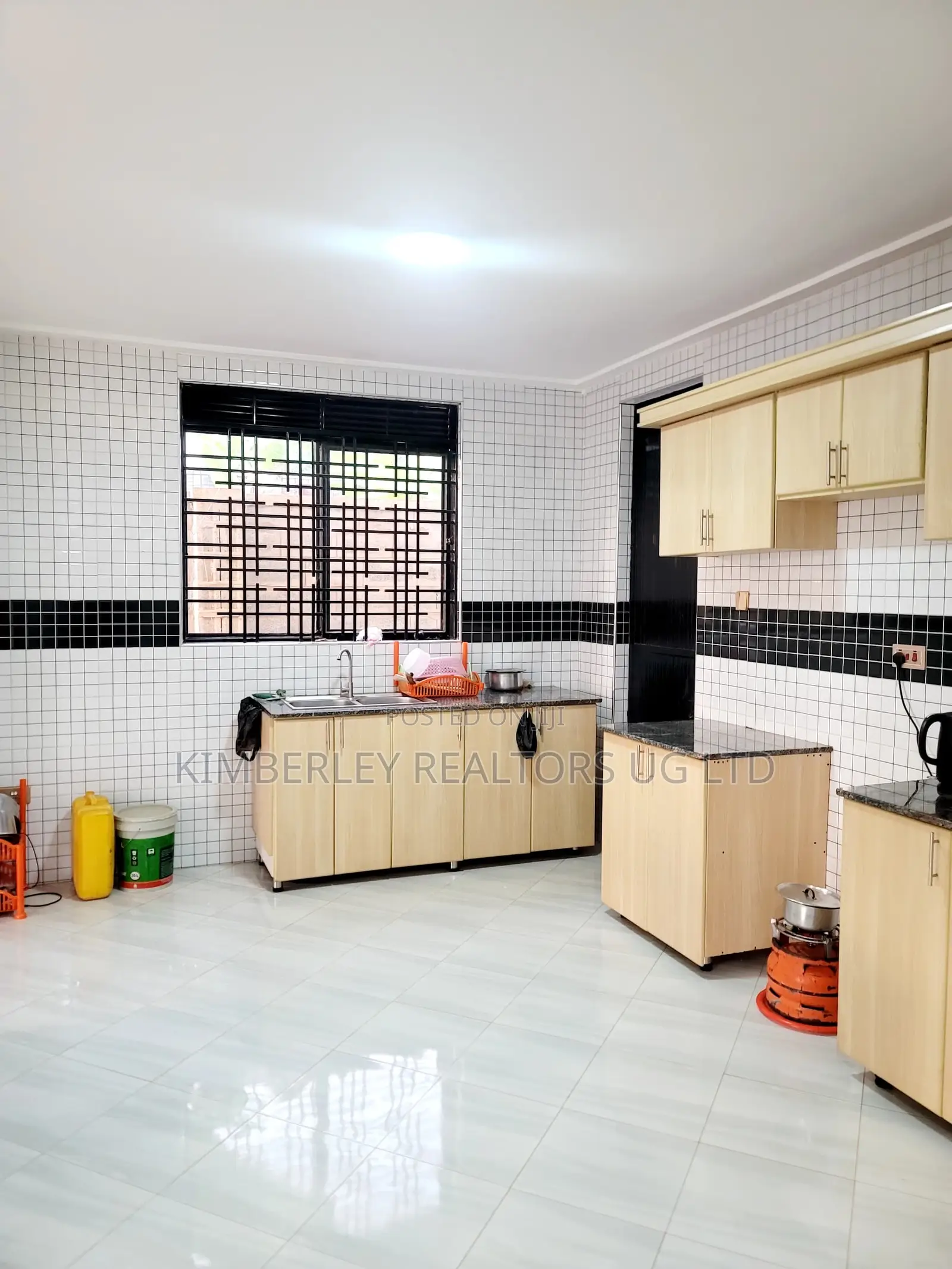 4bdrm House in Division A for sale