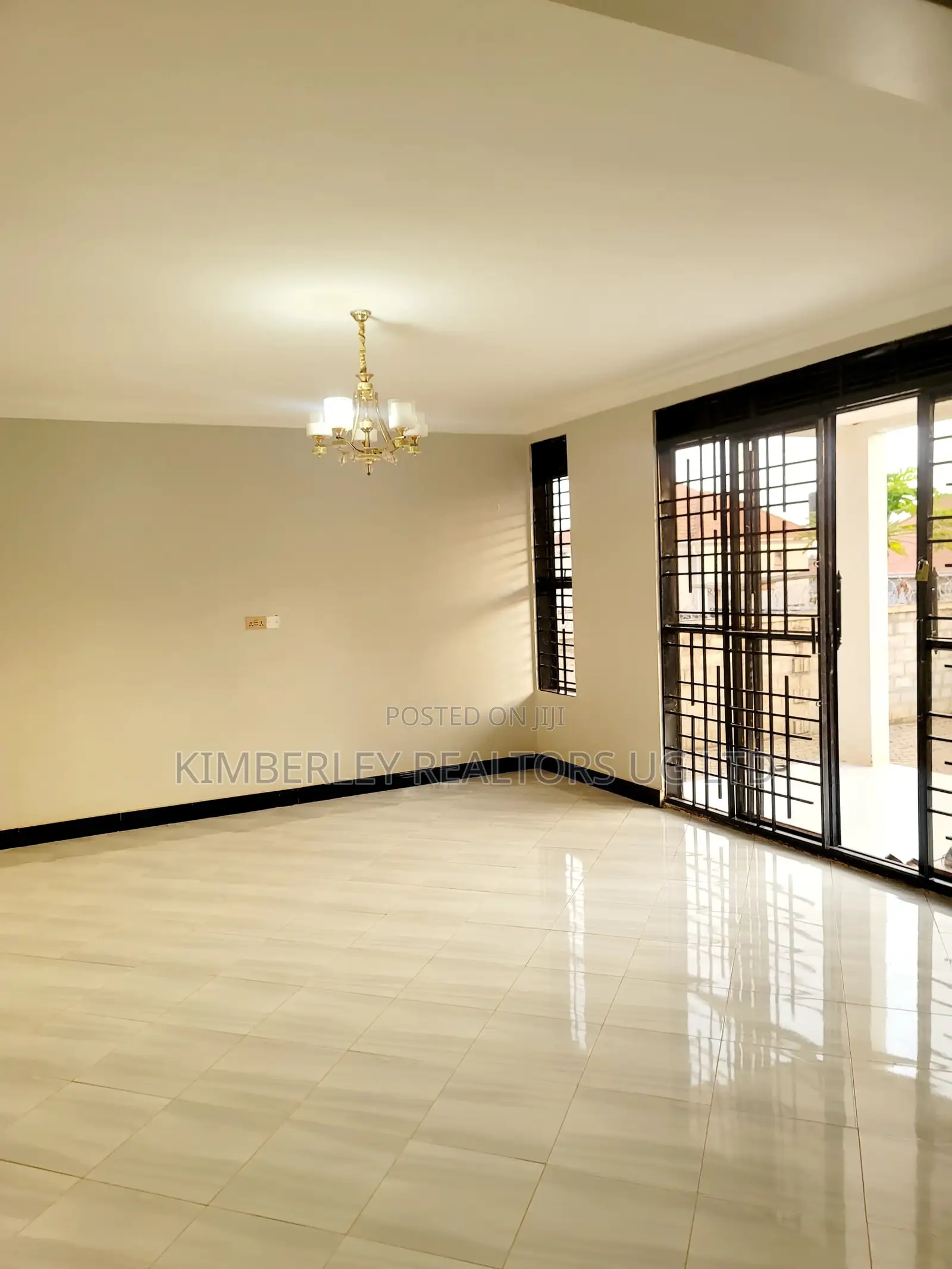 4bdrm House in Division A for sale